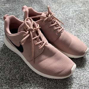Pink Woman’s Nike Sneakers Size US8.5